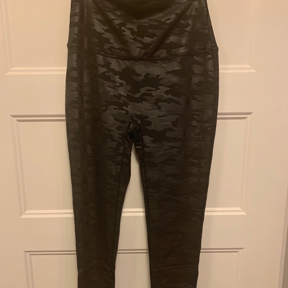 NWT camo faux leather legging